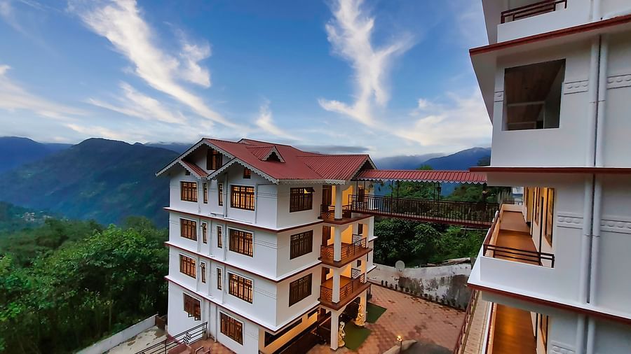 Dream Villa Retreat, Pelling - The facade of our our hotel amidst the mountains