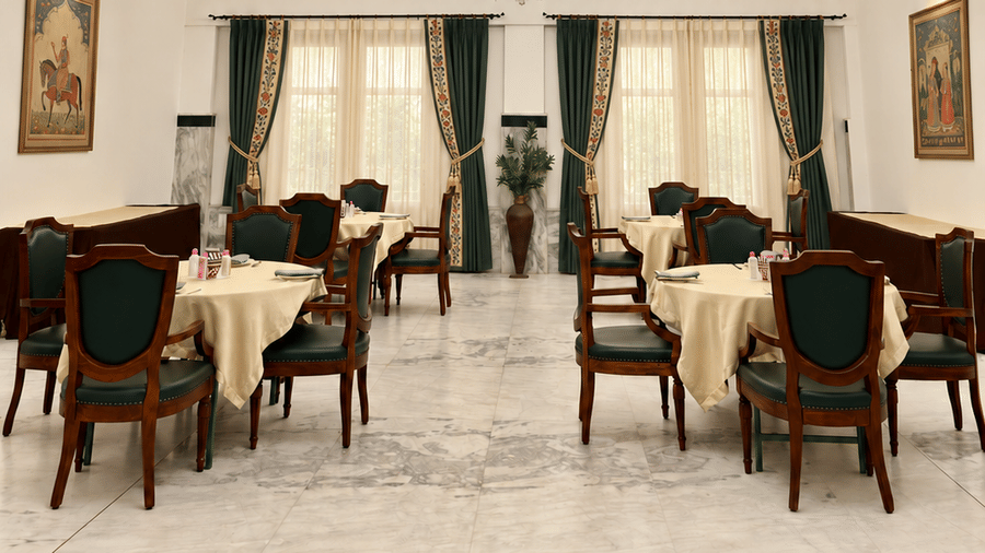 Round Table Cluster Seating- Corporate Meet at Umaid Palace-Dausa-9