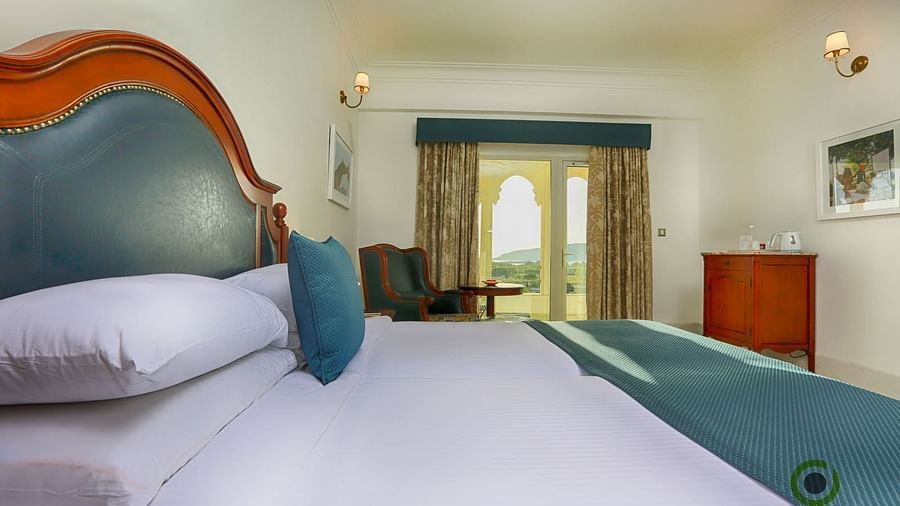 6 Room