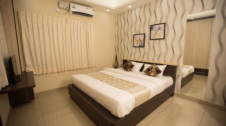 Hotel Benaka Suites, Bangalore Bangalore Deluxe Room Benaka Suites Bangalore 5