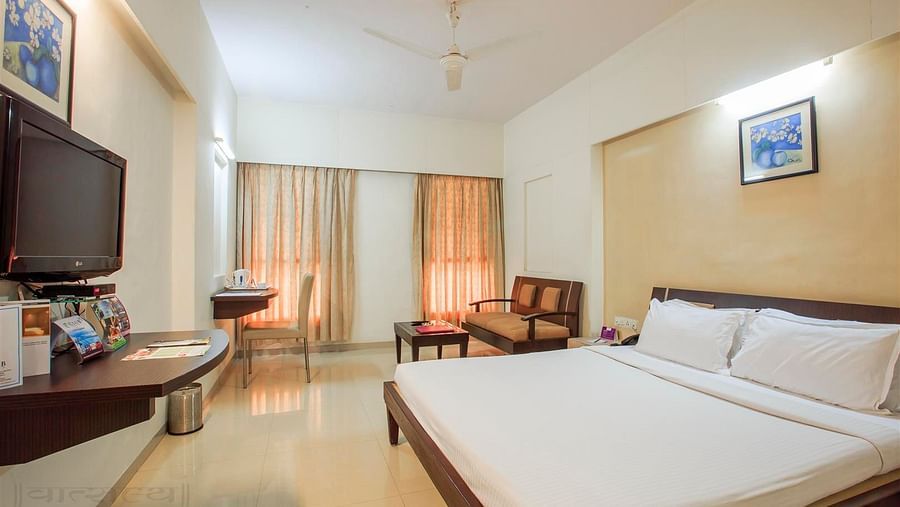 Business hotel in Ankleshwar 2C rooms in Ankleshwar 2C  Restaurants in Ankleshwar 2C Seminar halls in Gujarat 2C Wedding venues in Ankleshwar 2C Gujarat Double Deluxe-1