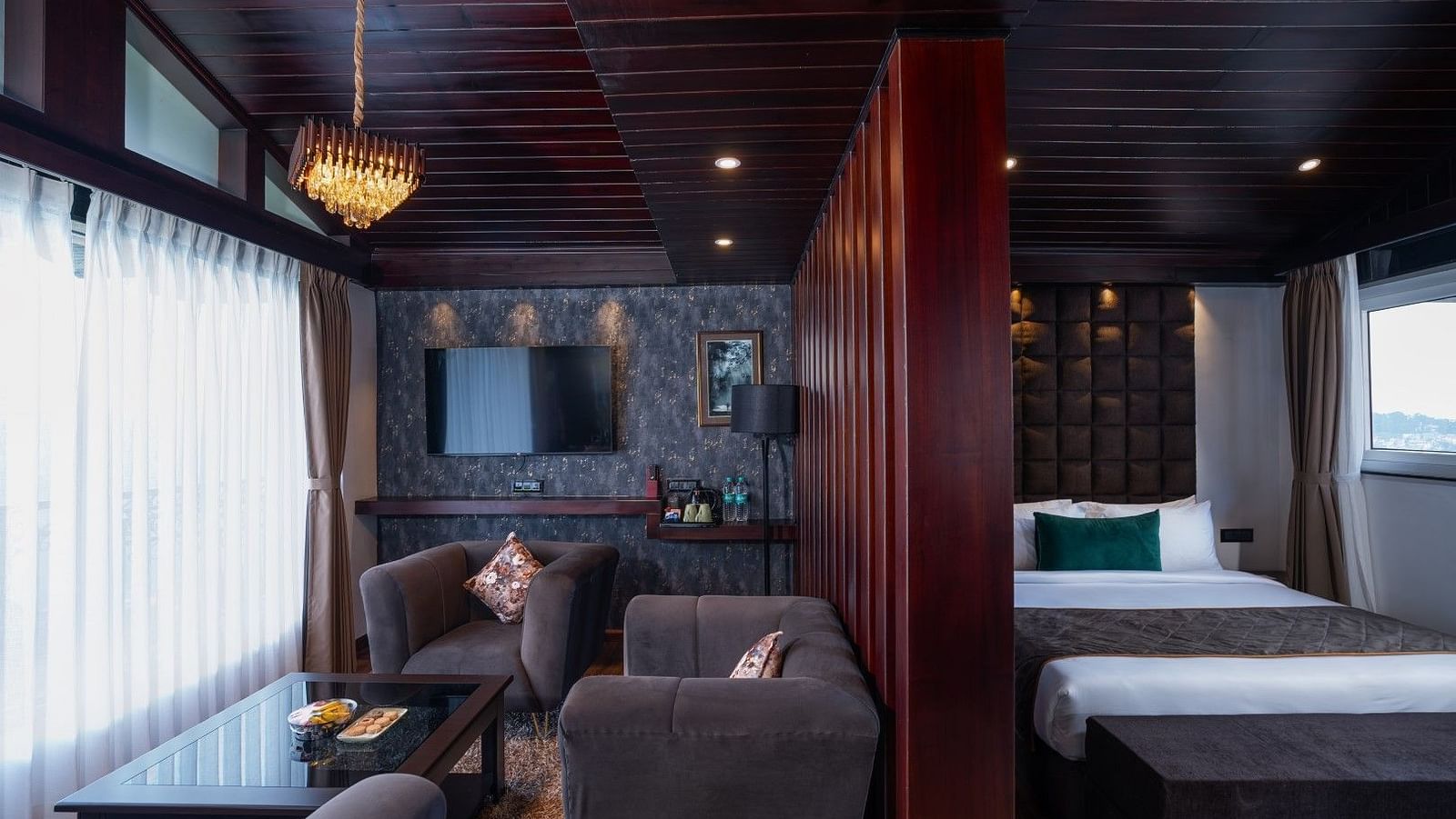 room west 8