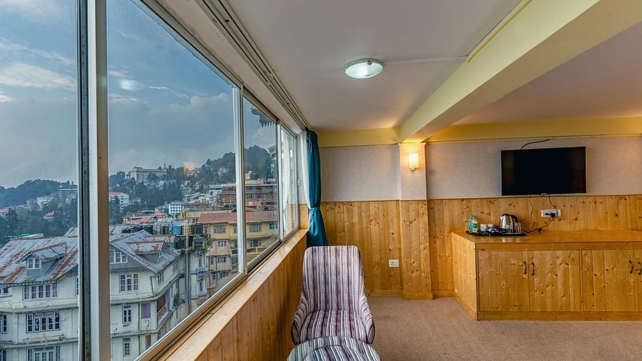JR SUITE PREMIUM WITH VIEW (Large)