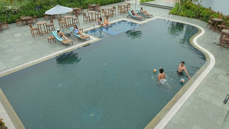 Sub-aerial view of the outdoor swimming pool at Singalila Club