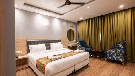 EXECUTIVE 11 (Large)