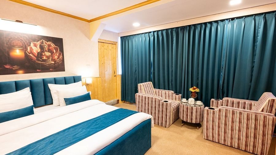 JR SUITE 1 (Large)