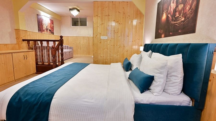 JR SUITE 4 (Large)