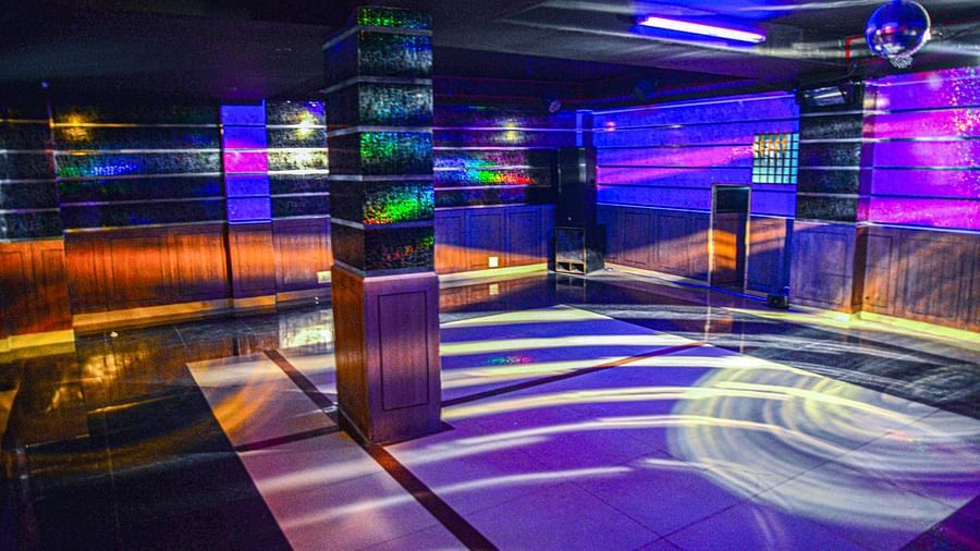 Discotheque-1