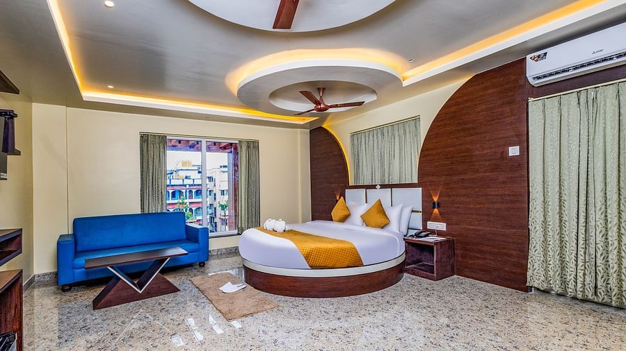 Honeymoon Suite (1)