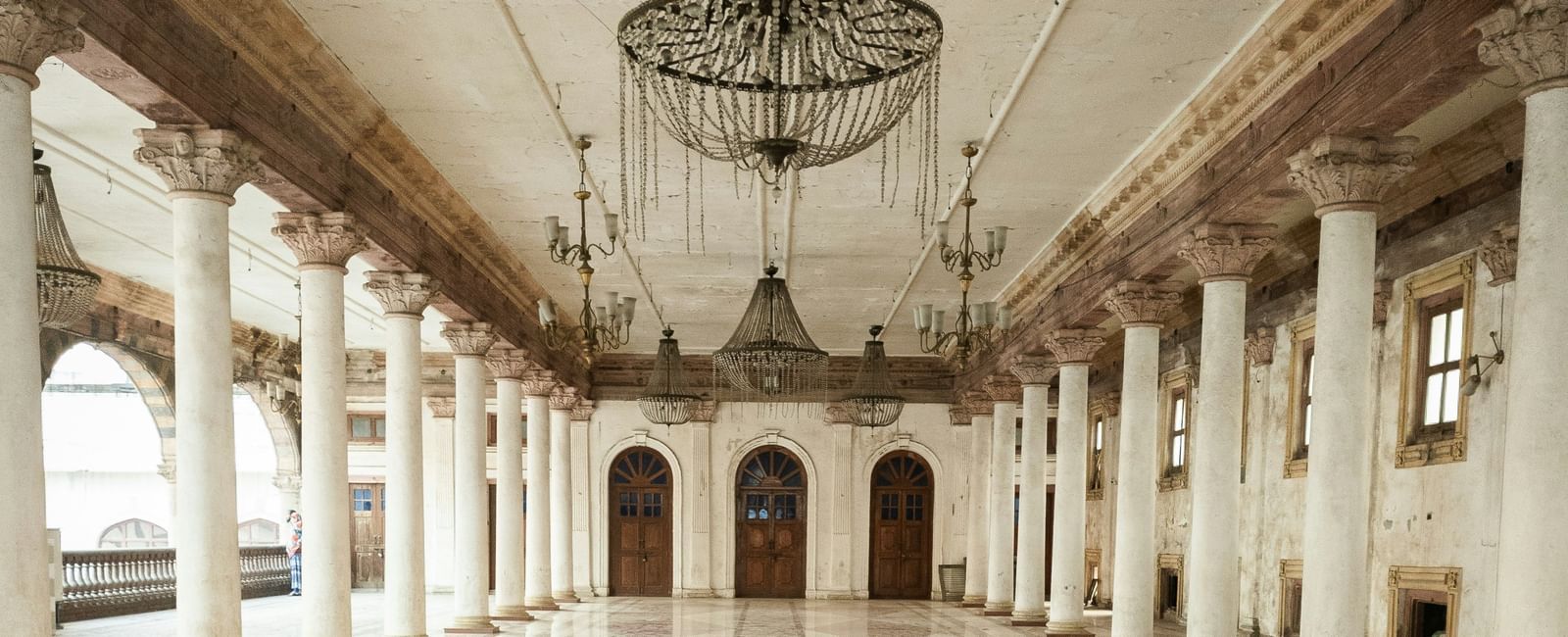Rajwada Palace, Indore, Madhya Pradesh, showing seven-story historic palace structure and main entrance gate.