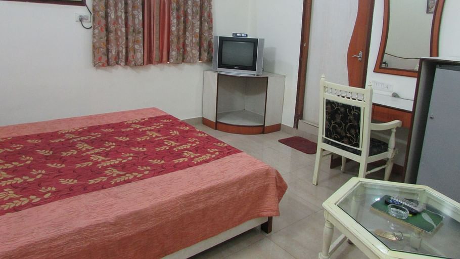 Hotel Swagath, Hazra Road, Kolkata Kolkata Deluxe AC 2 Bed Room Hotel Swagath Kolkata 1