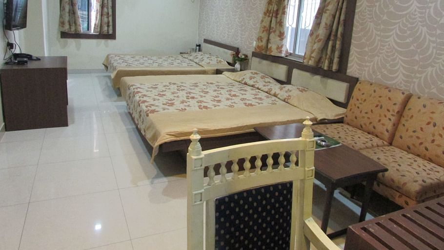 Hotel Swagath, Hazra Road, Kolkata Kolkata Deluxe AC 4 Bed Room Hotel Swagath Kolkata 1