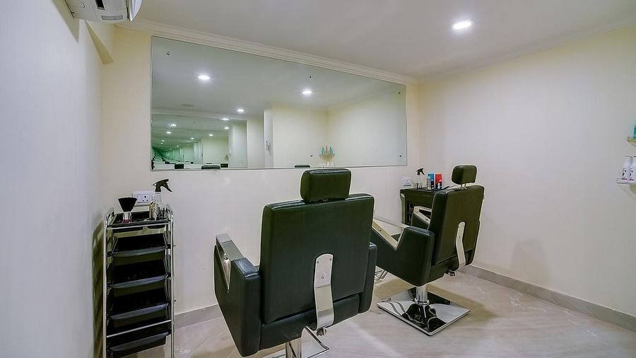Salon at Hotel Royal Sarovar Portico Siliguri, Hotels in Silguri