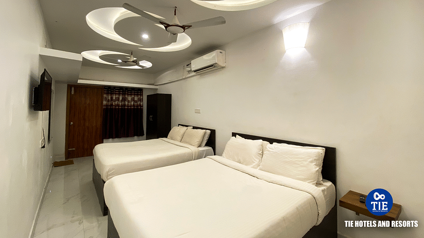 Room (4)