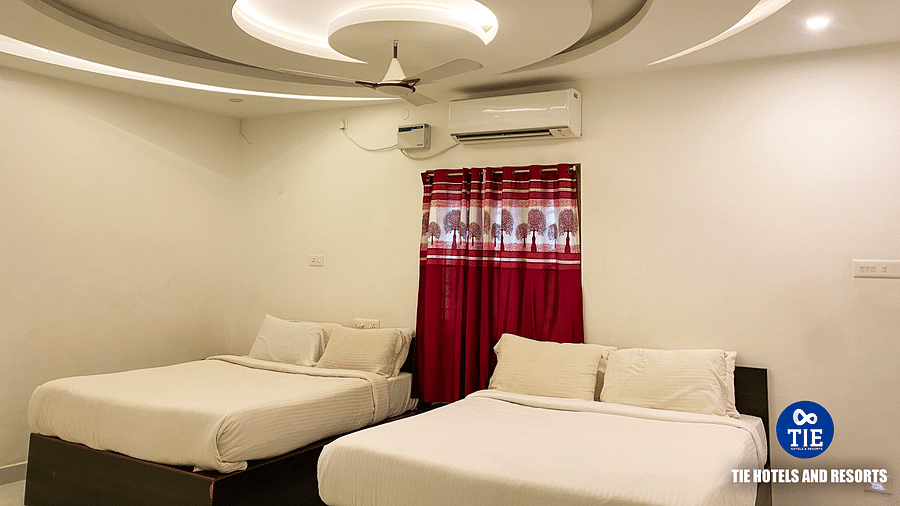 Room (2)