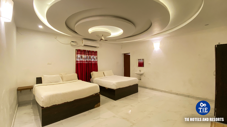 Room (3)