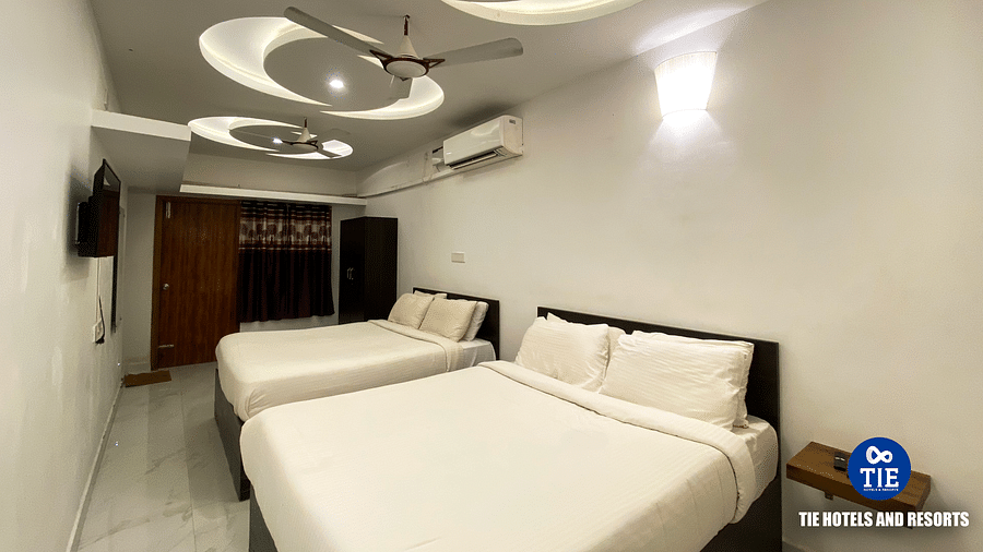 Room (4)
