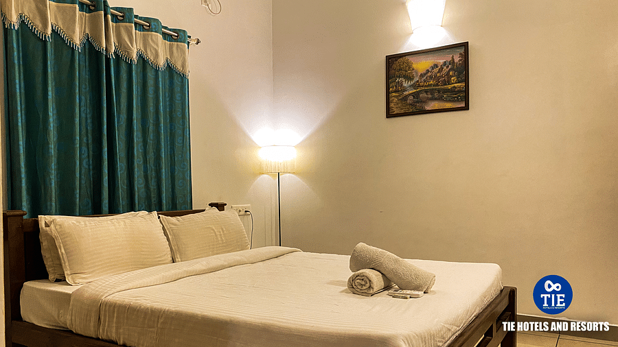 Room (2)