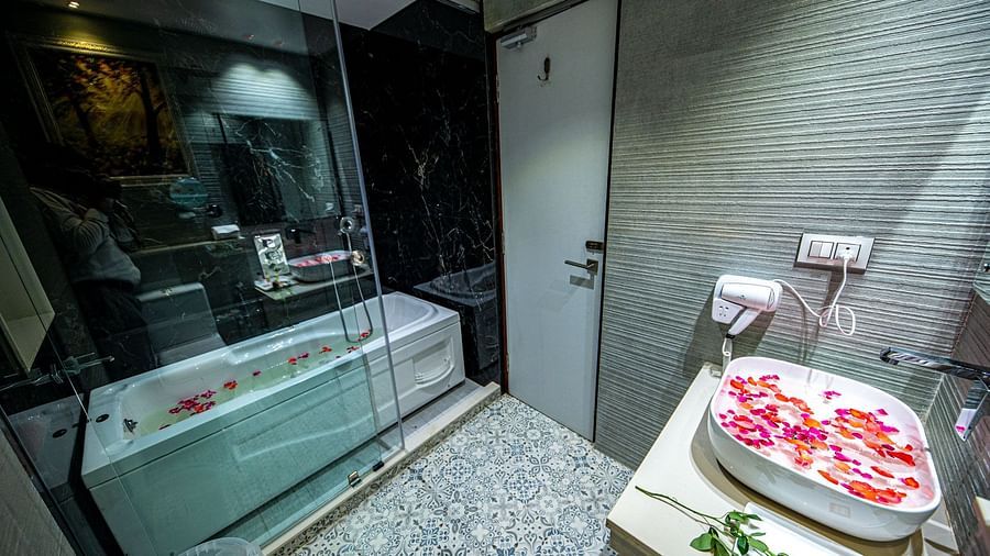 Elite Honeymoon Room-24