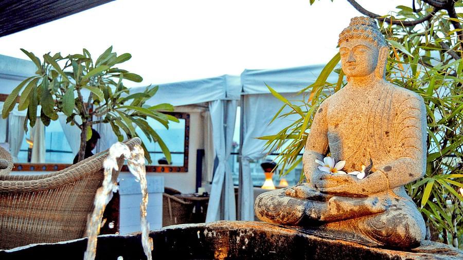 Buddha in granite - Copy