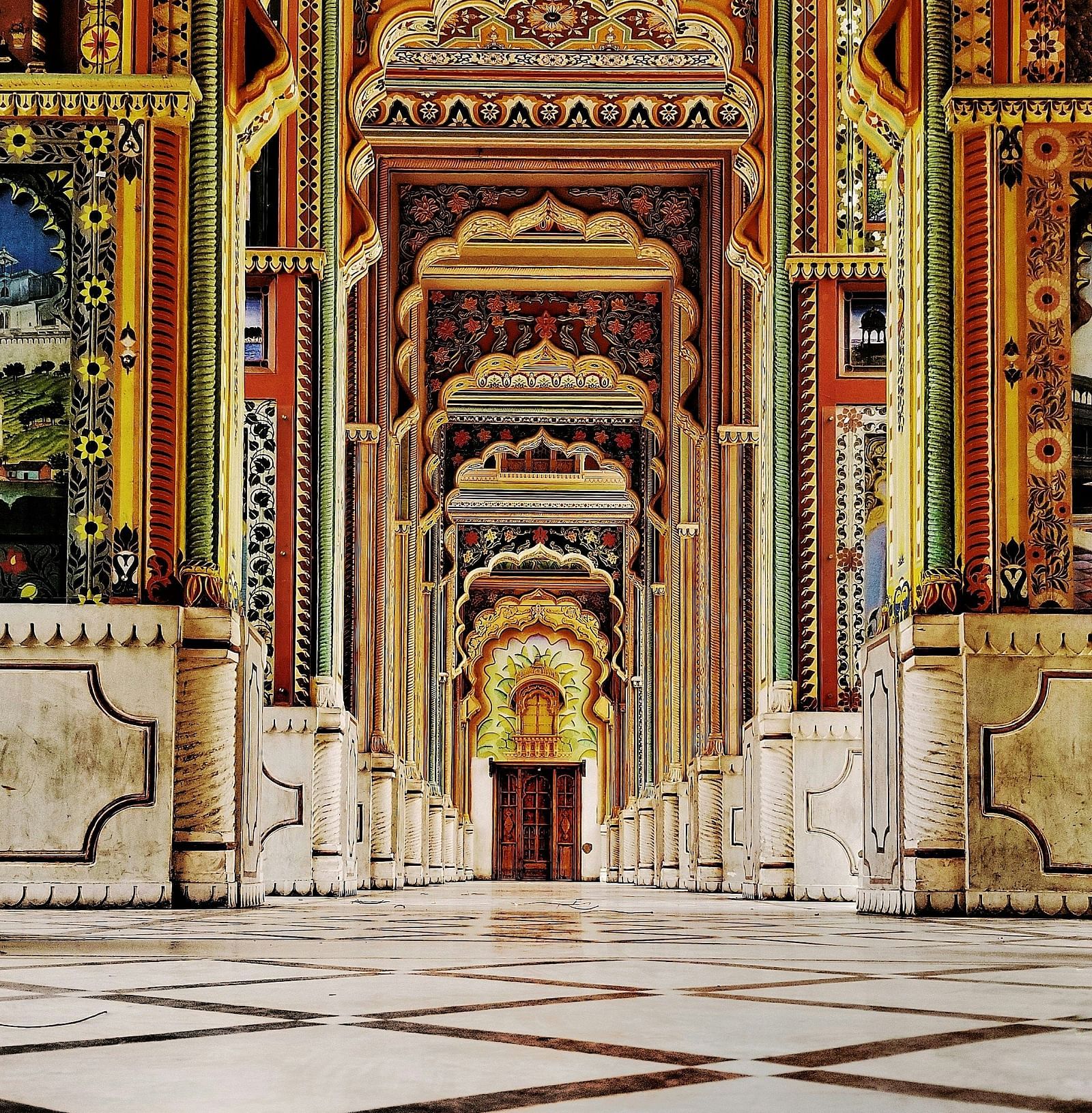 image of a hallway in a palace with mughal architechture