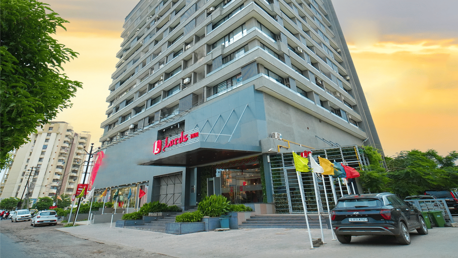 Best Hotel near Rajkot Railway Station | Lords Inn Rajkot