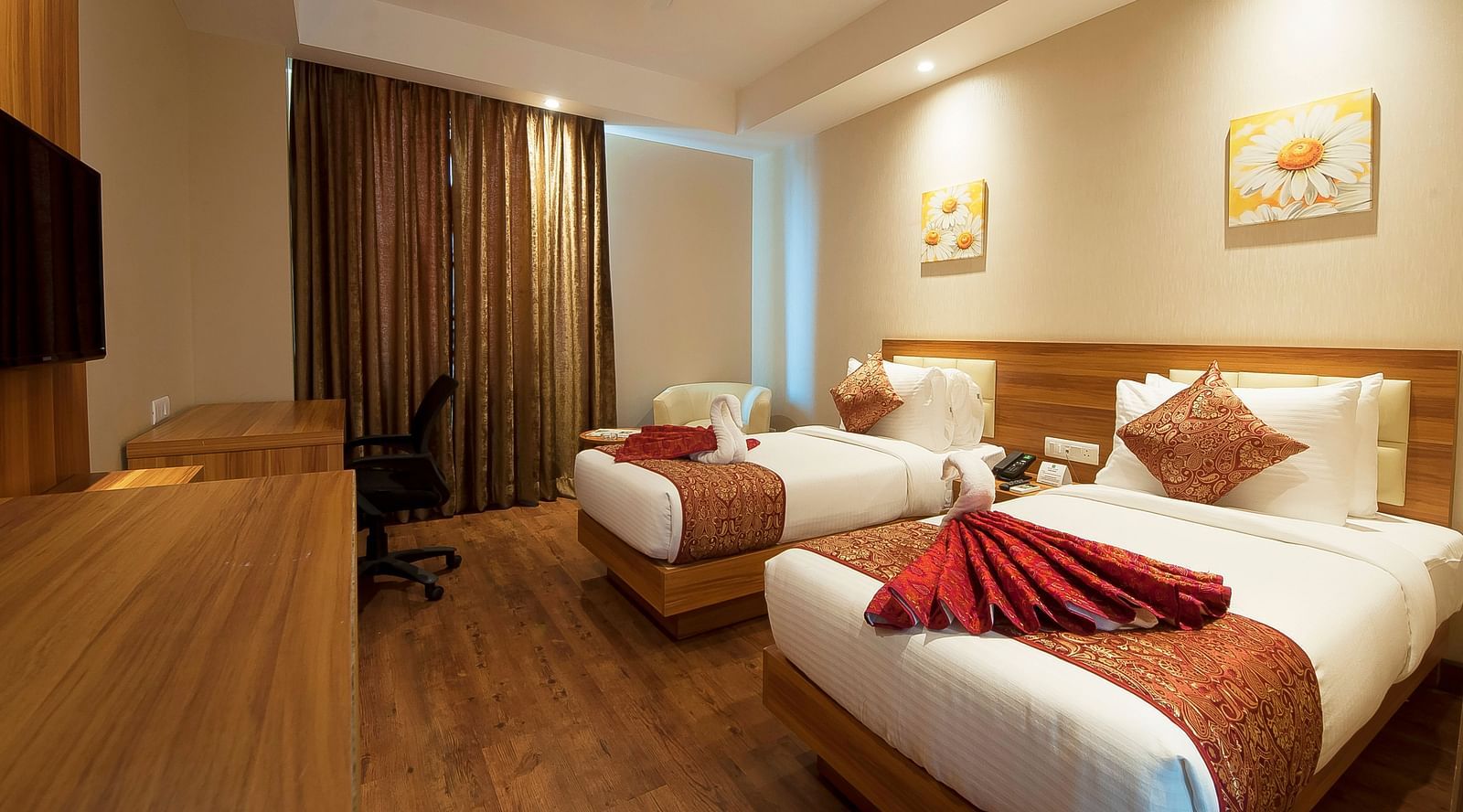 Le ROI Haridwar Hotel Haridwar Deluxe Room Le Roi Haridwar Hotel 5