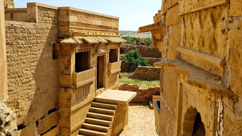 old buildings of Rajasthan during the daytime
