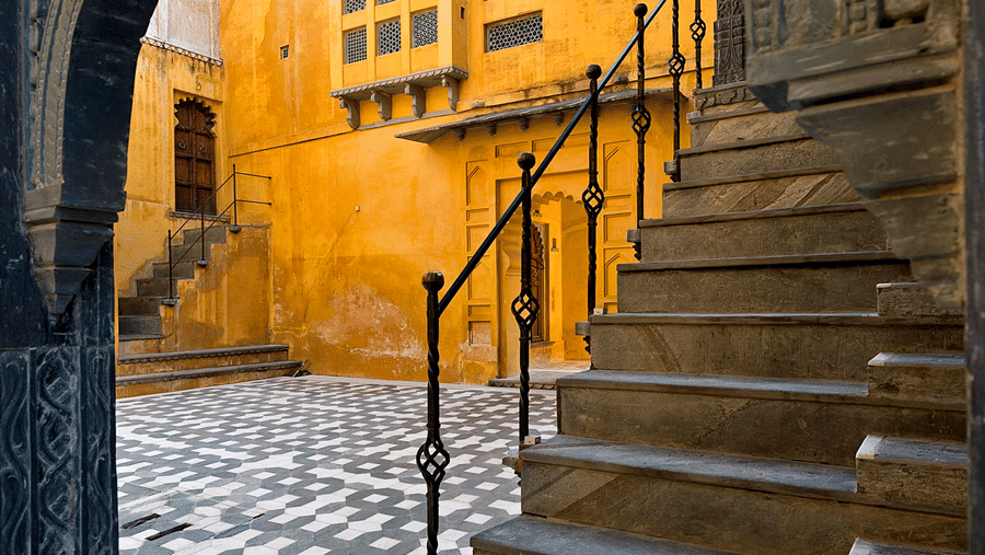 gogunda-palace-rooms-raj-tilak-suite-04