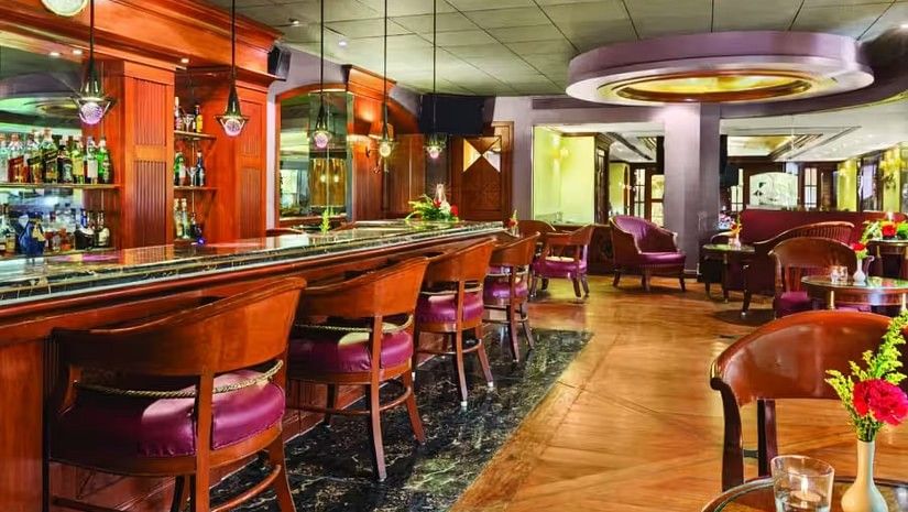 Bar at Hotel Ramada Plaza Palm Grove Juhu Beach Mumbai, Best Bars in Juhu Mumbai
