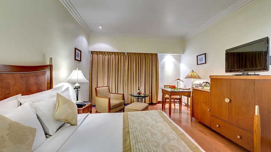 10 IMPERIAL ROOM