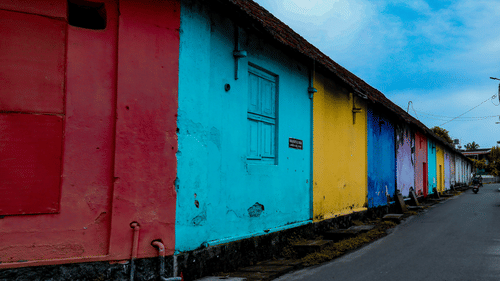 Walls with different painting in the streets of Mattancherry - Kochi Tourism