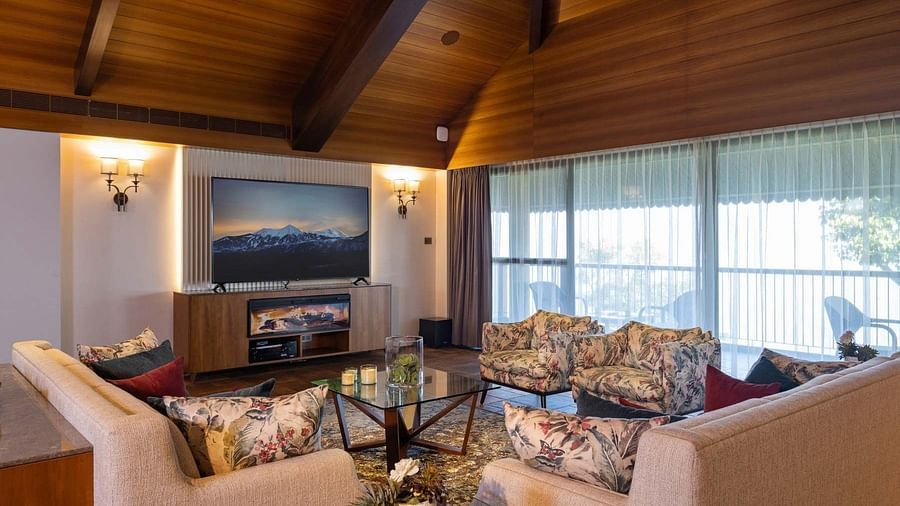 Living room with white sofas at Golak by Denissons Presidential Villa, Madikeri