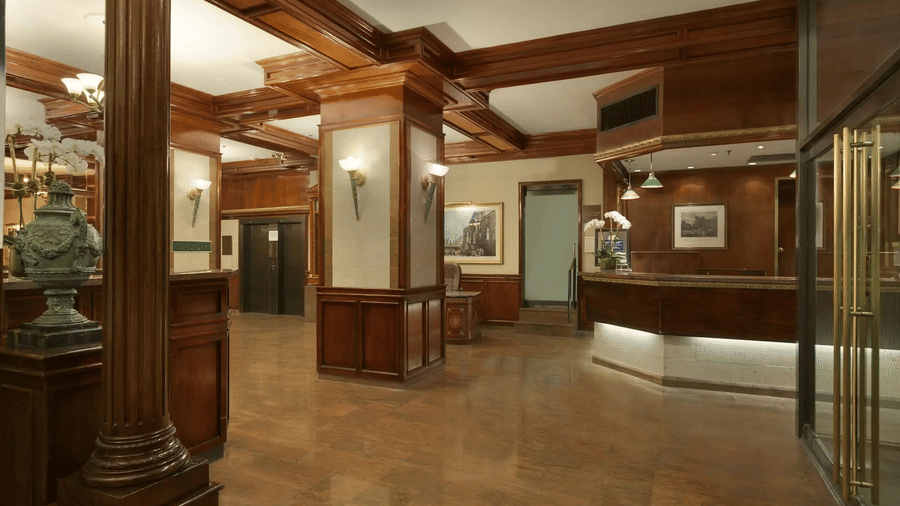 reception area for travelling guests