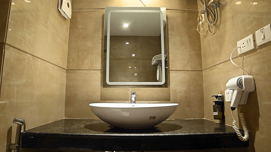 DLX 13 Bathroom