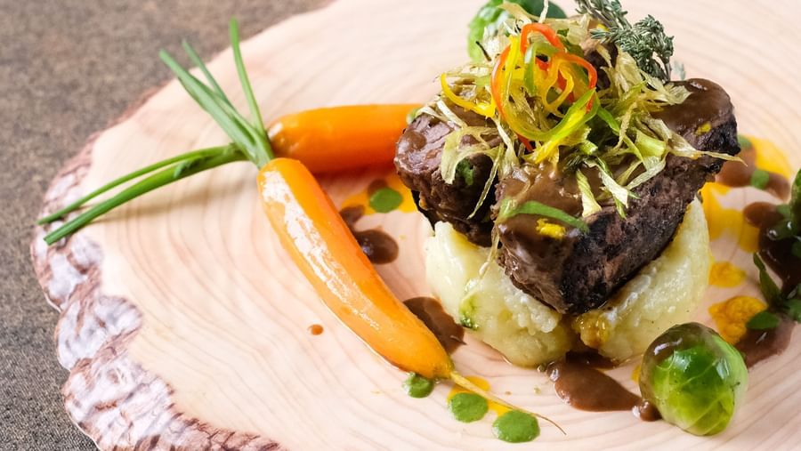 Gourmet beef with mashed potatoes and vegetables | Mango Hill, Pondicherry