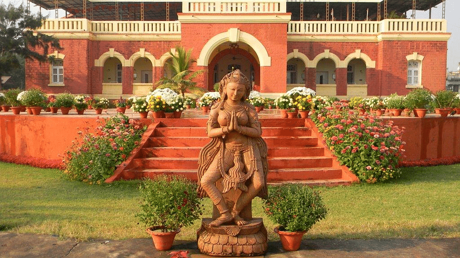 Facade of Mahodadhi Palace - A Beach View Heritage Hotel in Puri- A Puri Beach Resort