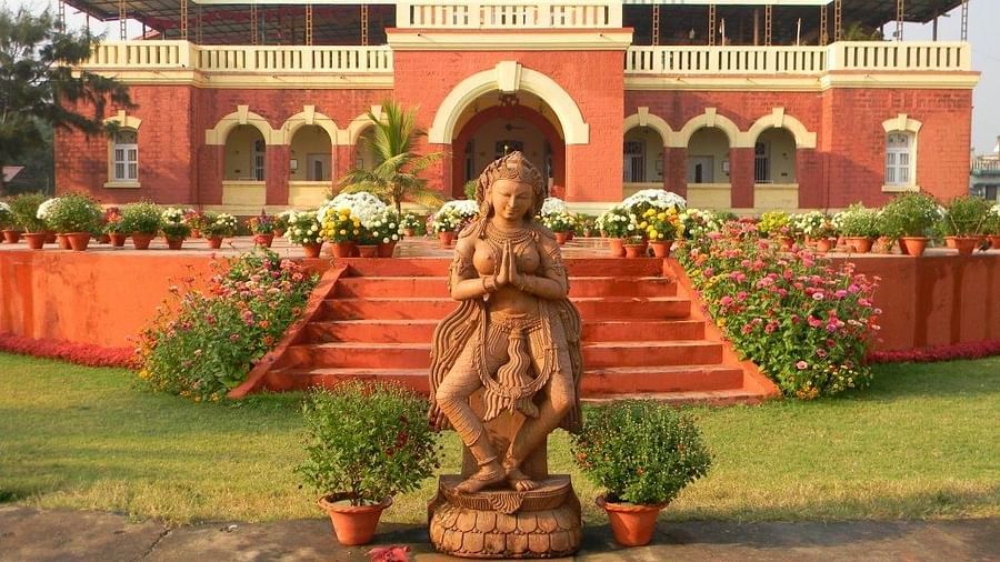 Facade of Mahodadhi Palace - A Beach View Heritage Hotel in Puri- A Puri Beach Resort asfasdfjasdf