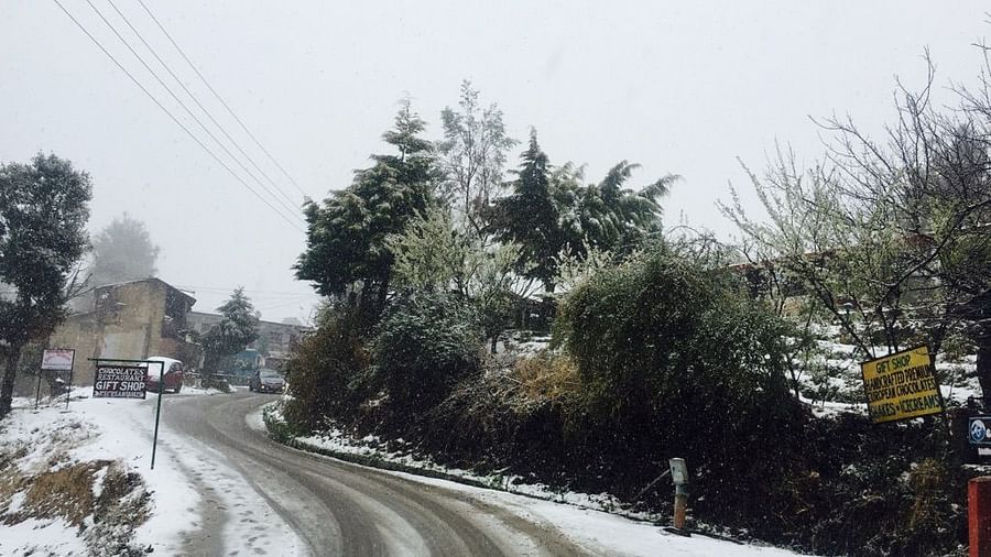 Ojaswi Himalayan Resort, Mukteshwar Nainital Snowfall time Ojaswi Himalayan Resort Mukteshwar 10