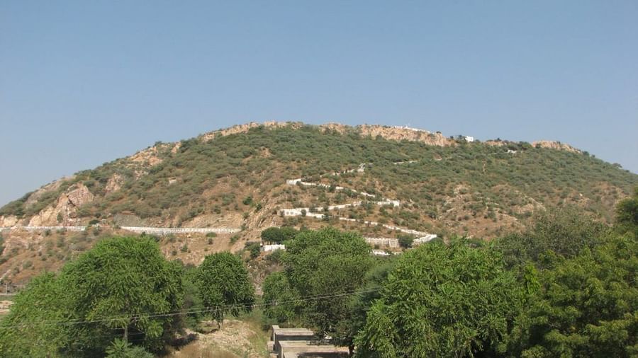 Govardhan-Hill-1024x768