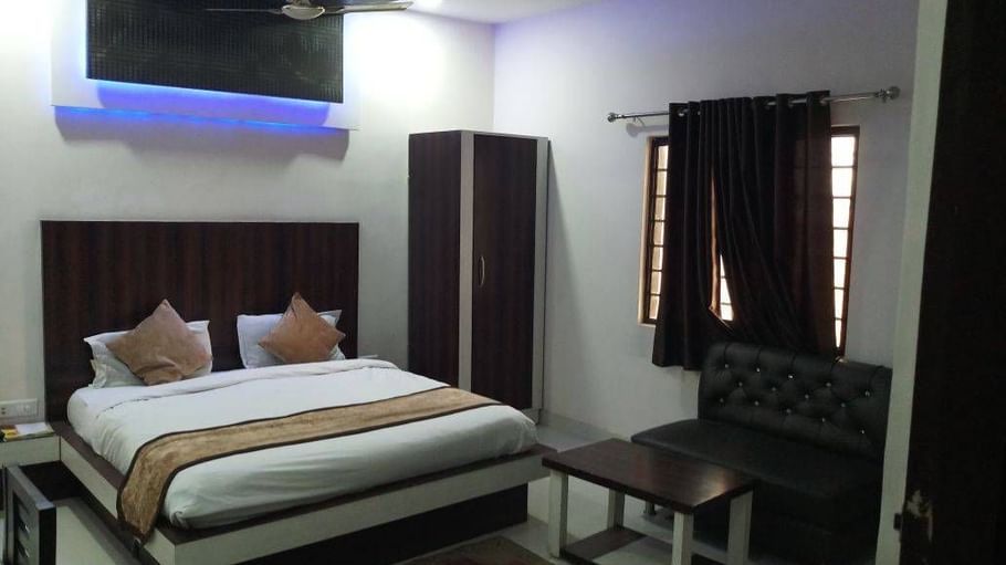 hotelgayatriresidency agra img.20171110.wa0006