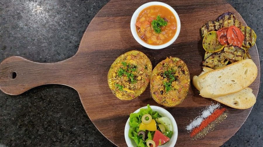 Gourmet appetizer platter