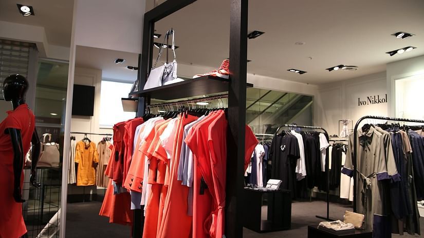 mantri mall near davanam sarovar portico suites