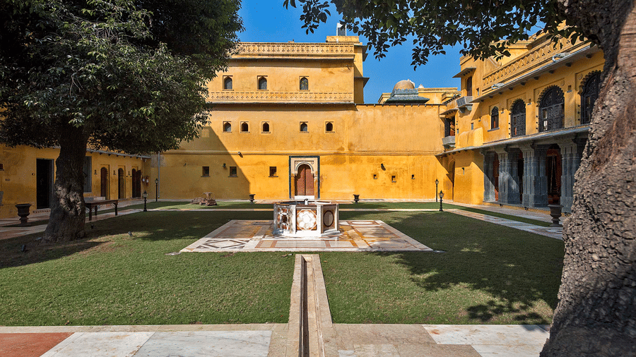 gogunda-palace-meetings-events-temple-courtyard-15