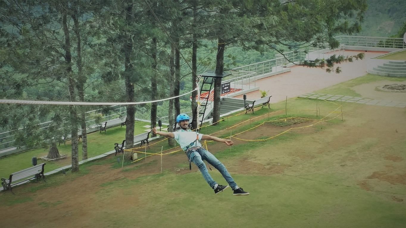 A man experiencing Oak trial at Grand Palace, Yercaud