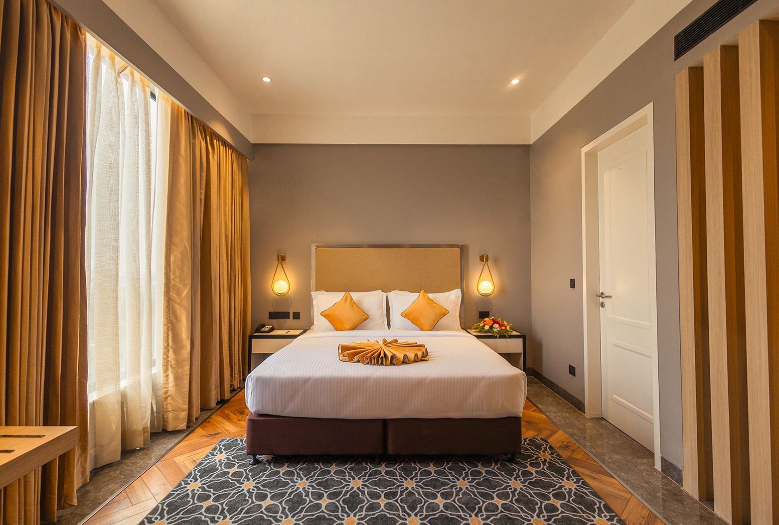 Executive-Suite 1