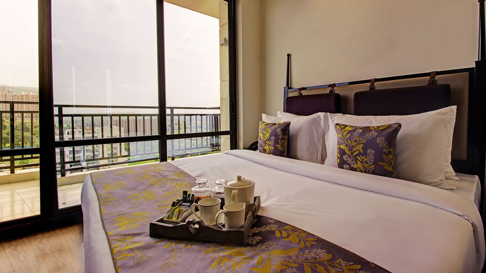 1 - Premium Suite