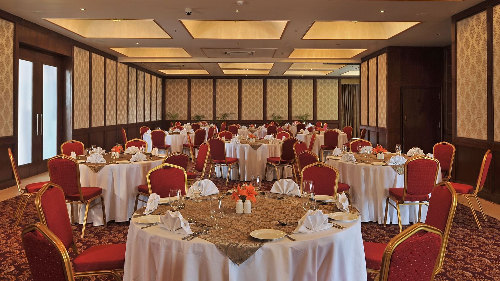 Image of Vice Regal with ciruclar table and chairs at Rajasthali Resort & Spa Jaipur