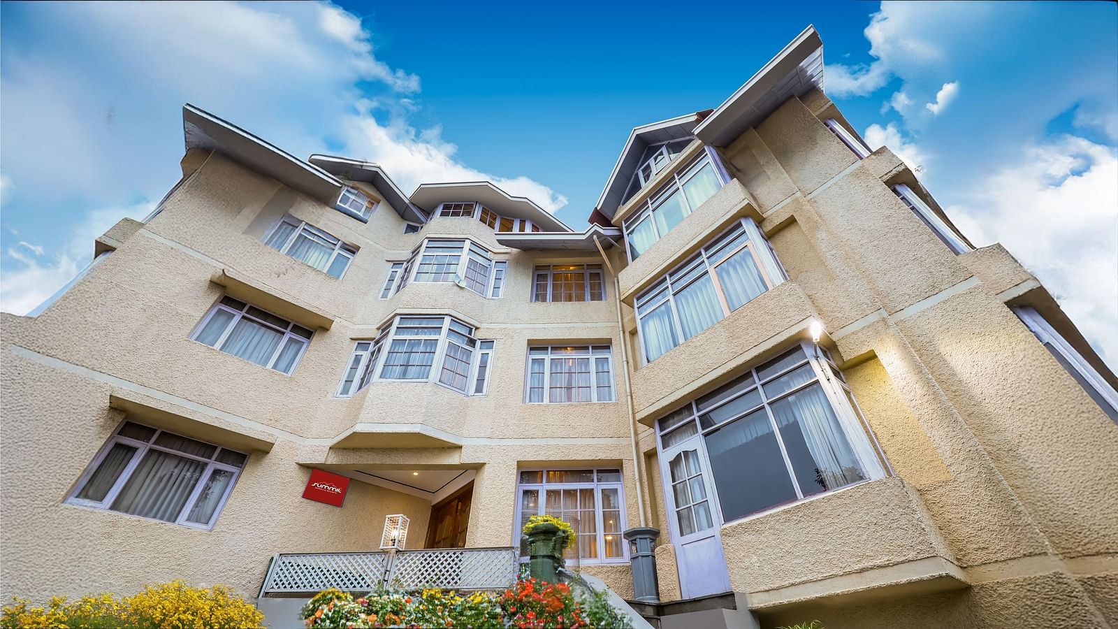 Summit Le Royale facade