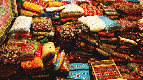 Shopping Hubs in Mumbai, Near Ramada Plaza Palm Grove, Juhu Beach Hotel 